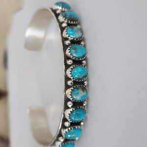 Fabulous NWOT Native American Navajo Kingman Turquoise Row Cuff 💙🎁🩵